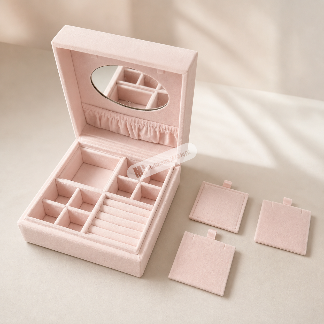Luxury jewelry packaging and gift boxes